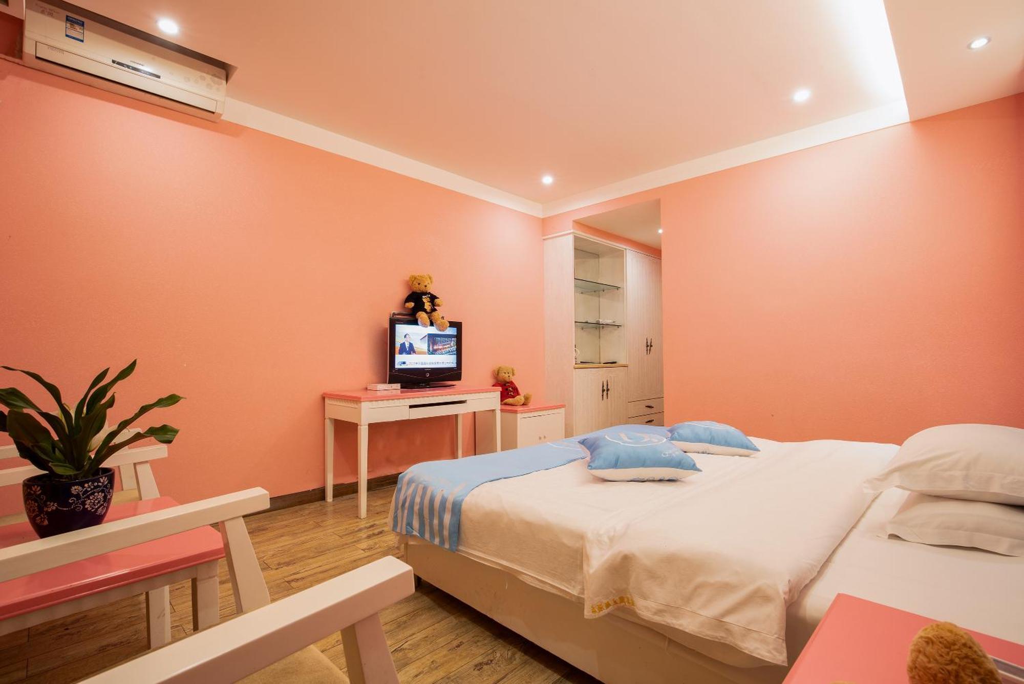 Mount Emei Teddy Bear Hotel玩具熊酒店 Hostel